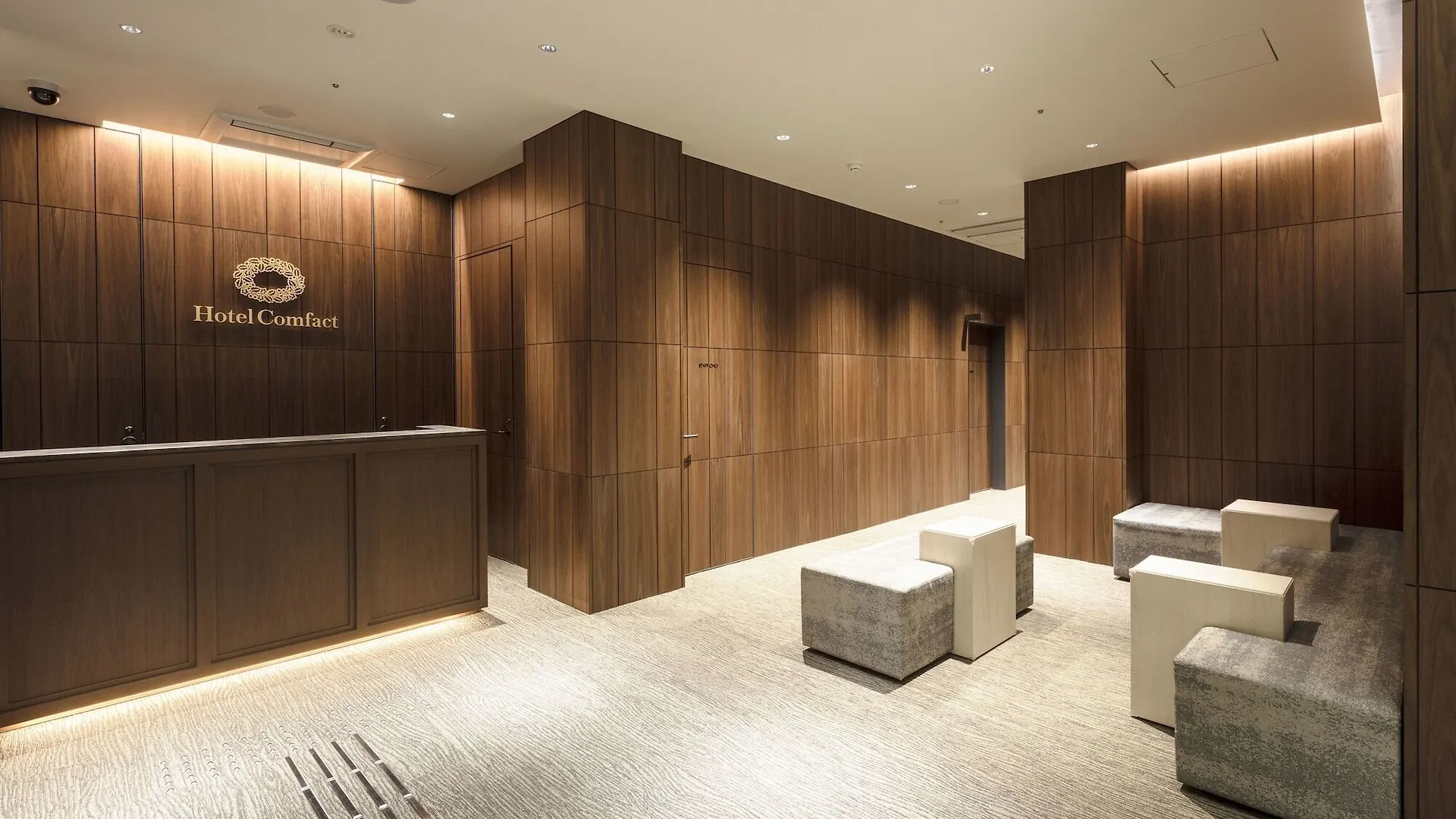 ***  Hotel Comfact Tokyo Japan